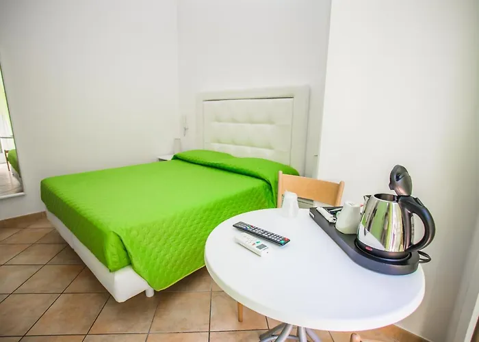 Πανσιόν La Piazzetta 4*