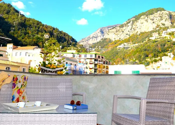 Konukevi La Piazzetta 4*