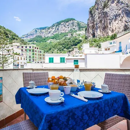 La Piazzetta 2*