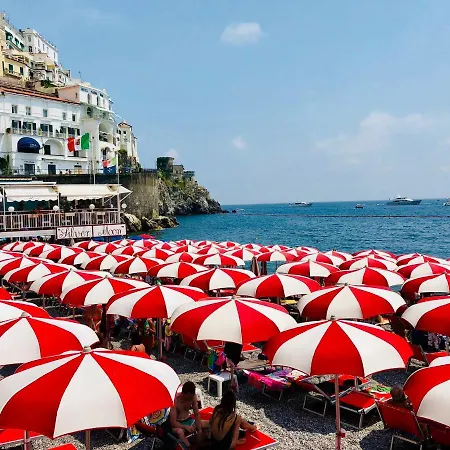 La Piazzetta 2*