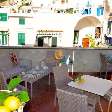 La Piazzetta Casa de hóspedes 2*
